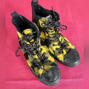 Women's size 8.5 black and yellow woolrich converse